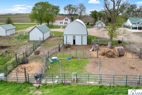 5134 340th Avenue Blue Earth MN 56013