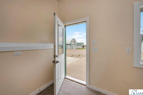 5134 340th Avenue Blue Earth MN 56013