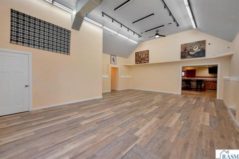 5134 340th Avenue Blue Earth MN 56013