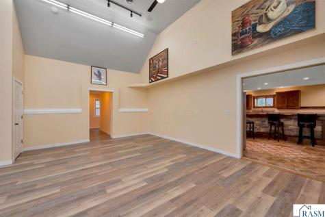 5134 340th Avenue Blue Earth MN 56013
