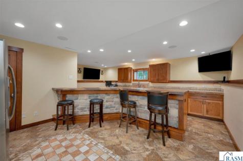 5134 340th Avenue Blue Earth MN 56013