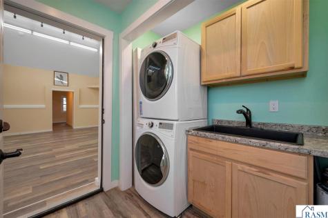 5134 340th Avenue Blue Earth MN 56013
