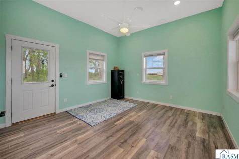 5134 340th Avenue Blue Earth MN 56013
