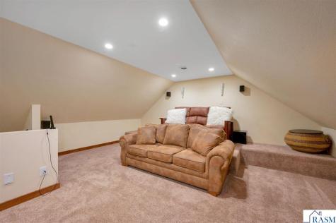 5134 340th Avenue Blue Earth MN 56013