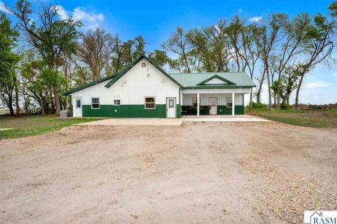 5134 340th Avenue Blue Earth MN 56013