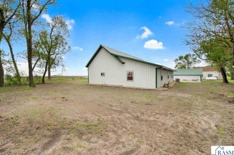 5134 340th Avenue Blue Earth MN 56013