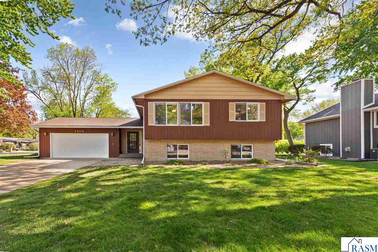 1813 Marie Lane North Mankato MN 56003