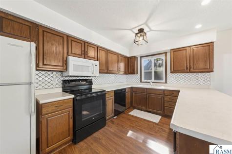 1813 Marie Lane North Mankato MN 56003