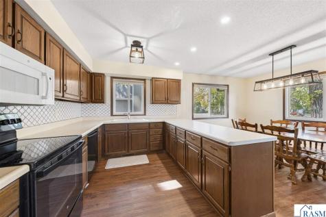 1813 Marie Lane North Mankato MN 56003