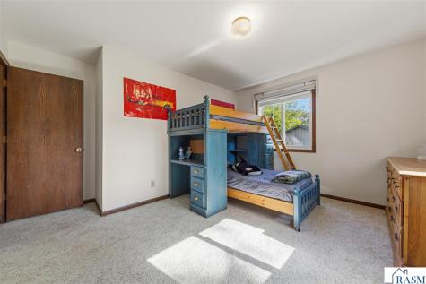 1813 Marie Lane North Mankato MN 56003