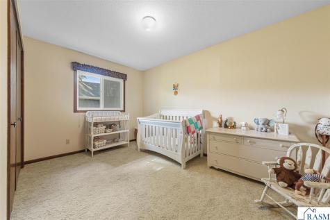 1813 Marie Lane North Mankato MN 56003