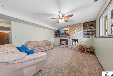 1813 Marie Lane North Mankato MN 56003