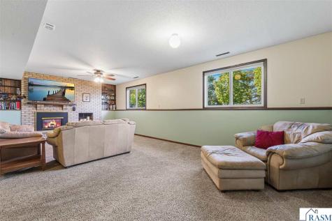 1813 Marie Lane North Mankato MN 56003