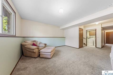 1813 Marie Lane North Mankato MN 56003