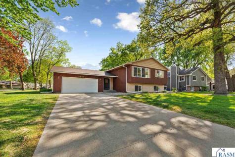 1813 Marie Lane North Mankato MN 56003