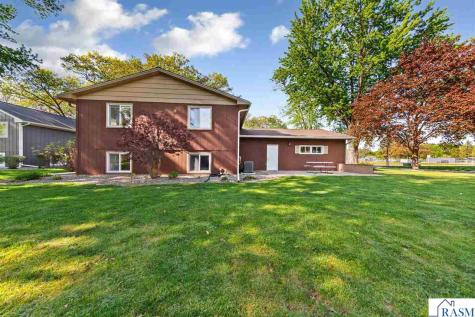 1813 Marie Lane North Mankato MN 56003