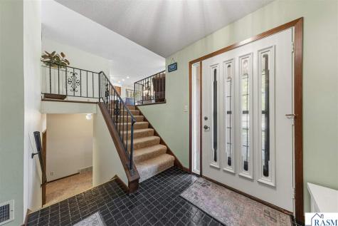 1813 Marie Lane North Mankato MN 56003