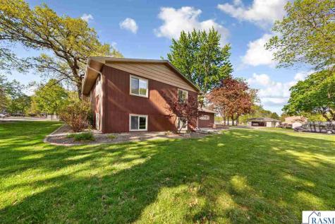 1813 Marie Lane North Mankato MN 56003