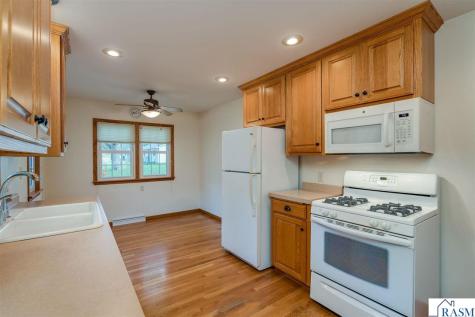 214 Clover Lane Mankato MN 56001