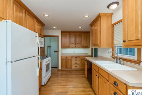 214 Clover Lane Mankato MN 56001