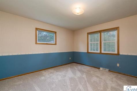 214 Clover Lane Mankato MN 56001