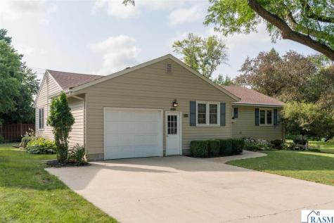 214 Clover Lane Mankato MN 56001