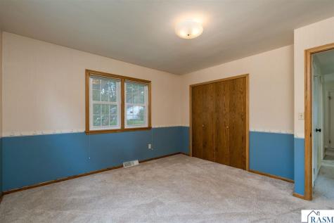 214 Clover Lane Mankato MN 56001
