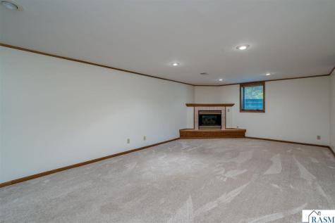 214 Clover Lane Mankato MN 56001