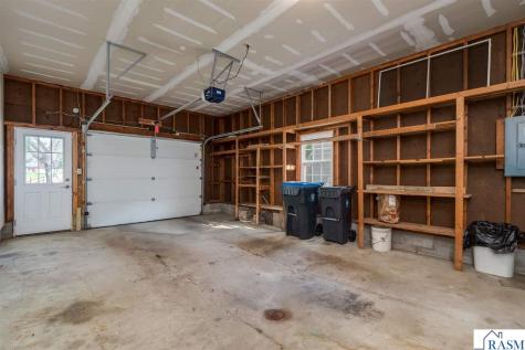 214 Clover Lane Mankato MN 56001