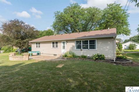 214 Clover Lane Mankato MN 56001