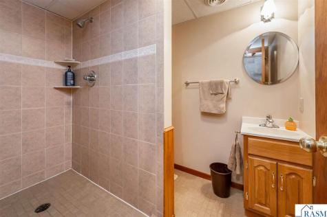 611 S Rice Street Blue Earth MN 56013