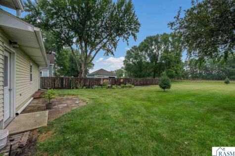 611 S Rice Street Blue Earth MN 56013