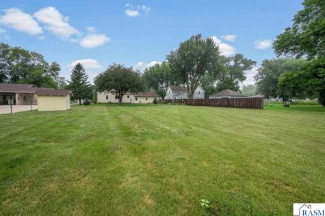 611 S Rice Street Blue Earth MN 56013