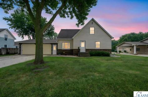 611 S Rice Street Blue Earth MN 56013