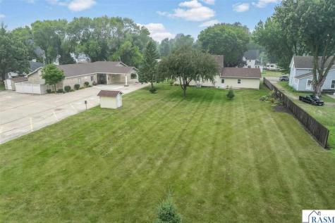 611 S Rice Street Blue Earth MN 56013