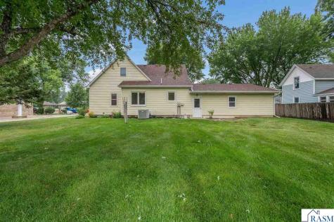 611 S Rice Street Blue Earth MN 56013