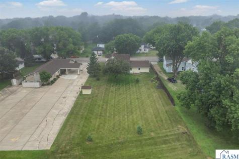 611 S Rice Street Blue Earth MN 56013