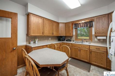 611 S Rice Street Blue Earth MN 56013
