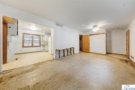 825 Lower Johnson Circle St. Peter MN 56082