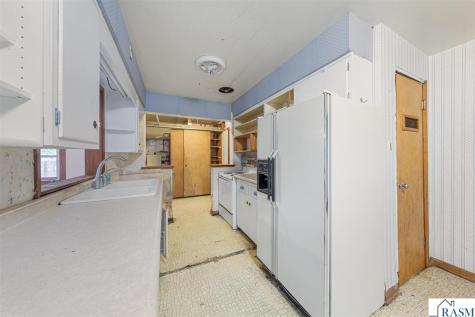 825 Lower Johnson Circle St. Peter MN 56082