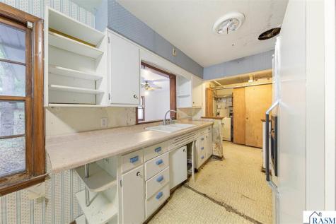 825 Lower Johnson Circle St. Peter MN 56082