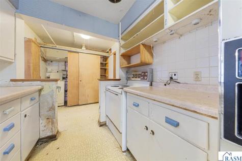 825 Lower Johnson Circle St. Peter MN 56082