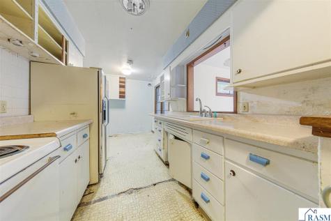 825 Lower Johnson Circle St. Peter MN 56082