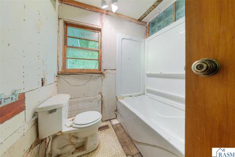 825 Lower Johnson Circle St. Peter MN 56082