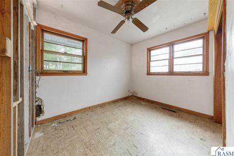 825 Lower Johnson Circle St. Peter MN 56082
