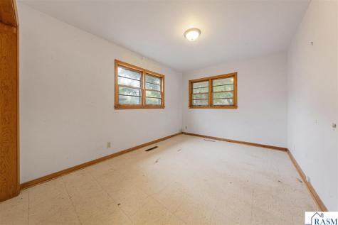 825 Lower Johnson Circle St. Peter MN 56082