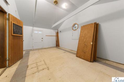 825 Lower Johnson Circle St. Peter MN 56082