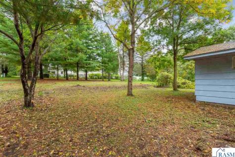 825 Lower Johnson Circle St. Peter MN 56082