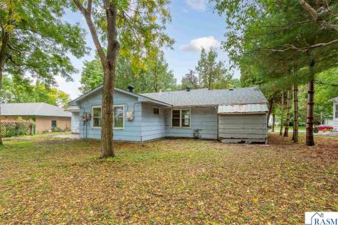 825 Lower Johnson Circle St. Peter MN 56082