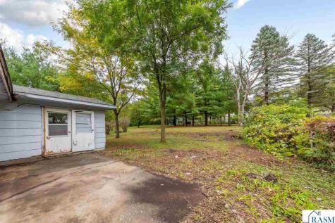 825 Lower Johnson Circle St. Peter MN 56082